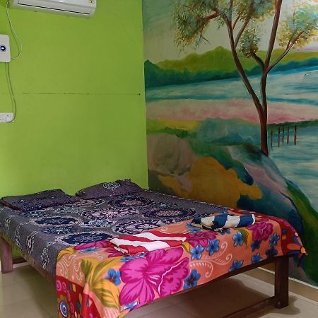 Est Hem Guesthouse Arambol Exterior foto