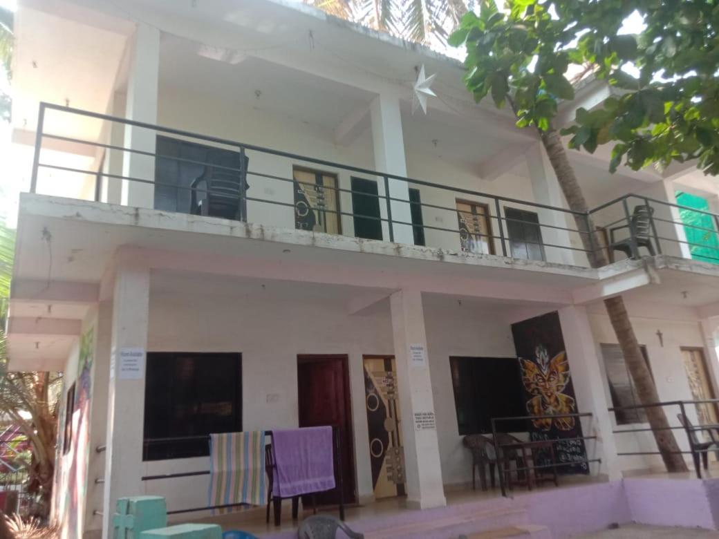 Est Hem Guesthouse Arambol Exterior foto