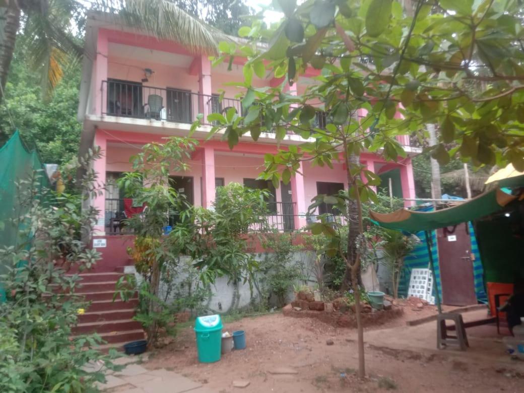 Est Hem Guesthouse Arambol Exterior foto
